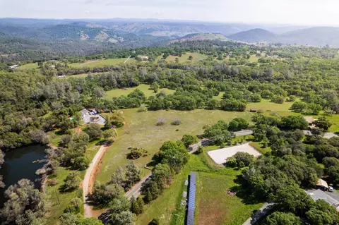 4915 Salmon Falls Rd, Pilot Hill, CA 95664