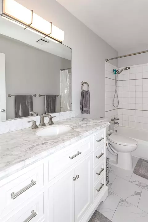 Bath - 3036 Andre Ln, Turlock, CA 95382 photo 6 of 7
