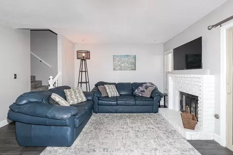 Living - 3036 Andre Ln, Turlock, CA 95382 photo 4 of 5