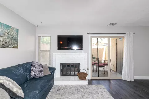 Living - 3036 Andre Ln, Turlock, CA 95382 photo 3 of 5