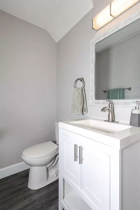 Bath - 3036 Andre Ln, Turlock, CA 95382 photo 1 of 7