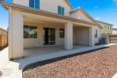 Exterior - 1632 Banister Ln, Manteca, CA 95337 photo 5 of 8