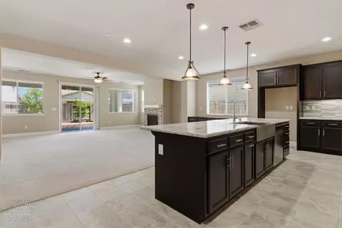 Living - 1632 Banister Ln, Manteca, CA 95337 photo 2 of 10