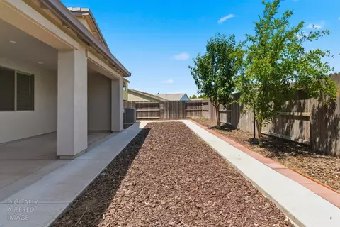 Exterior - 1632 Banister Ln, Manteca, CA 95337 photo 4 of 8