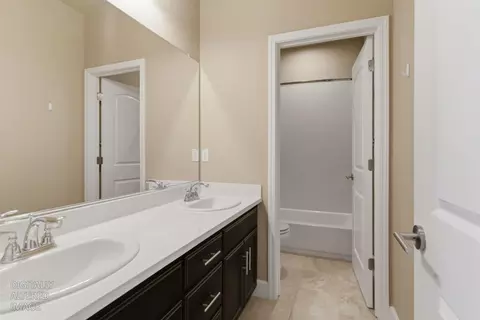 Entry Way - 1632 Banister Ln, Manteca, CA 95337 photo 5 of 5