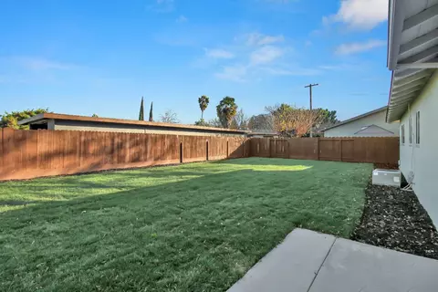 Exterior - 1900 Ellison Dr, Modesto, CA 95355 photo 6 of 7