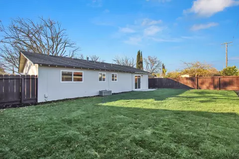 Exterior - 1900 Ellison Dr, Modesto, CA 95355 photo 4 of 7