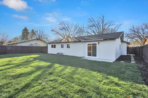 Exterior - 1900 Ellison Dr, Modesto, CA 95355 photo 2 of 7