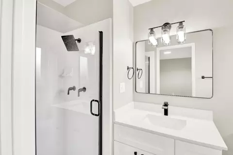 Bath - 1900 Ellison Dr, Modesto, CA 95355 photo 5 of 5