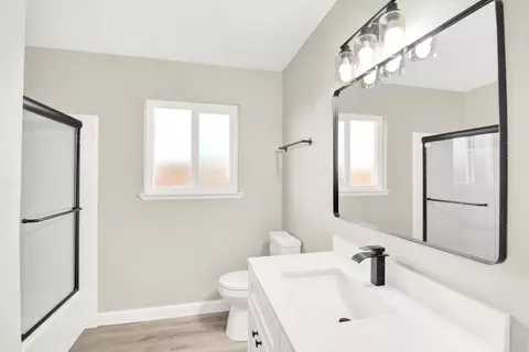 Bath - 1900 Ellison Dr, Modesto, CA 95355 photo 1 of 5