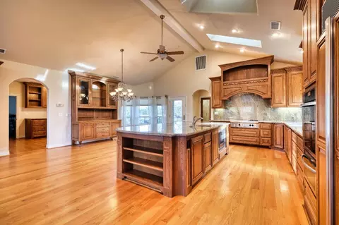Kitchen - 4835 Val Verde Rd, Loomis, CA 95650 photo 7 of 11