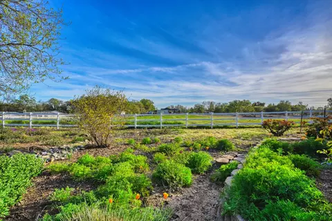 Exterior - 4835 Val Verde Rd, Loomis, CA 95650 photo 17 of 31