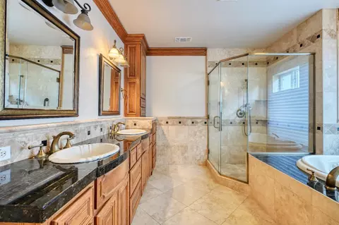 Bath - 4835 Val Verde Rd, Loomis, CA 95650 photo 4 of 6