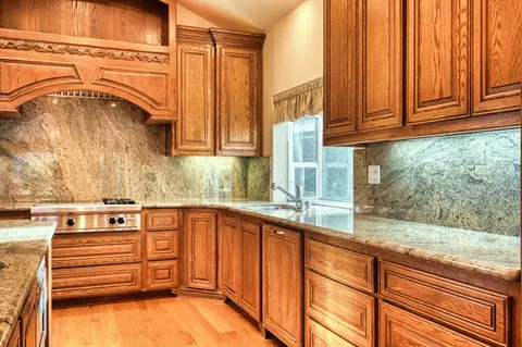 Kitchen - 4835 Val Verde Rd, Loomis, CA 95650 photo 8 of 11