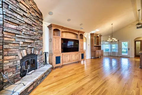 Living - 4835 Val Verde Rd, Loomis, CA 95650 photo 7 of 8