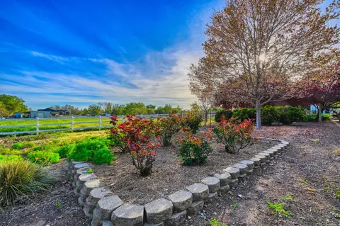 Exterior - 4835 Val Verde Rd, Loomis, CA 95650 photo 20 of 31