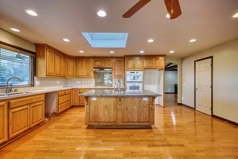 Kitchen - 4841 Val Verde Rd, Loomis, CA 95650 photo 4 of 8