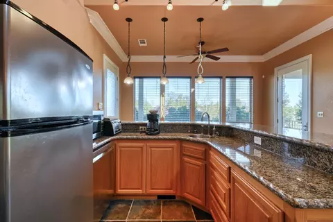 Kitchen - 4841 Val Verde Rd, Loomis, CA 95650 photo 8 of 8