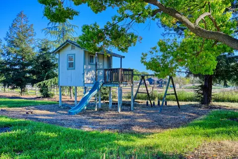 Exterior - 4841 Val Verde Rd, Loomis, CA 95650 photo 38 of 40
