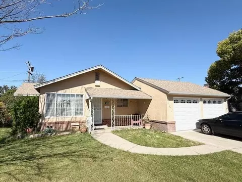 241 Martha St, Manteca, CA 95337