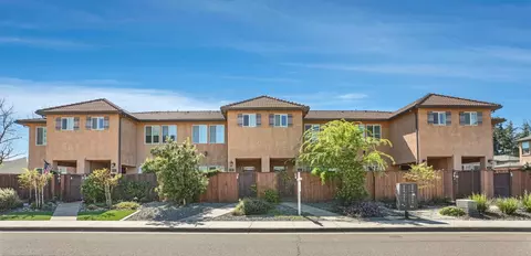 2108 Tienda Dr, Lodi, CA 95242