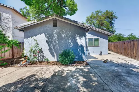 Exterior - 552 W 4th St, Tracy, CA 95376 photo 9 of 11