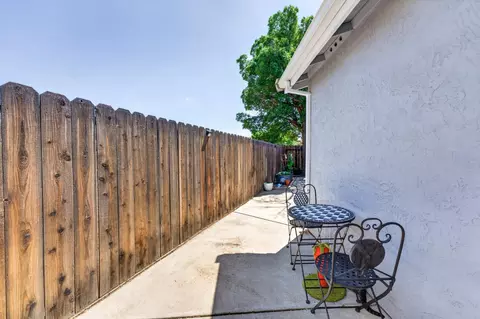 Exterior - 552 W 4th St, Tracy, CA 95376 photo 7 of 11
