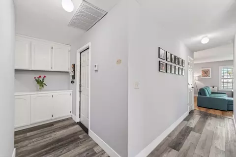 Entry Way - 552 W 4th St, Tracy, CA 95376 photo 2 of 4