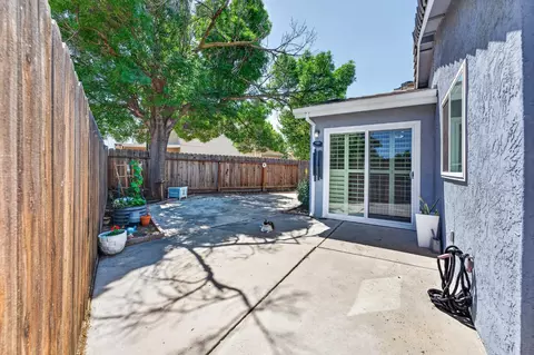 Exterior - 552 W 4th St, Tracy, CA 95376 photo 8 of 11