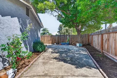 Exterior - 552 W 4th St, Tracy, CA 95376 photo 11 of 11