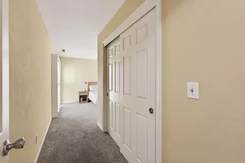 Entry Way - 552 W 4th St, Tracy, CA 95376 photo 3 of 4