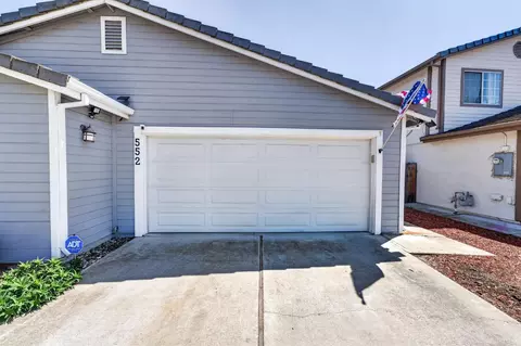 Exterior - 552 W 4th St, Tracy, CA 95376 photo 5 of 11