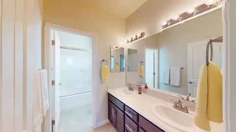 Bath - 2148 History Way, Modesto, CA 95357 photo 3 of 4