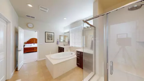 Bath - 2148 History Way, Modesto, CA 95357 photo 2 of 4