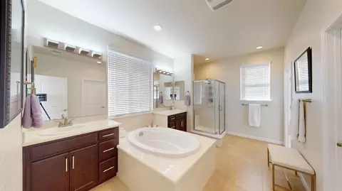 Bath - 2148 History Way, Modesto, CA 95357 photo 1 of 4