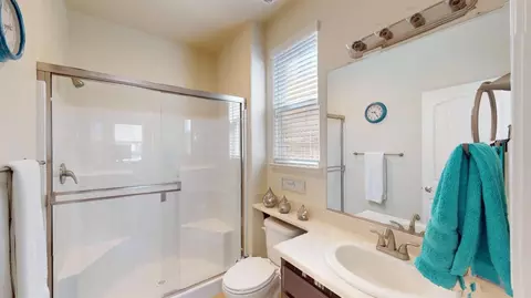 Bath - 2148 History Way, Modesto, CA 95357 photo 4 of 4