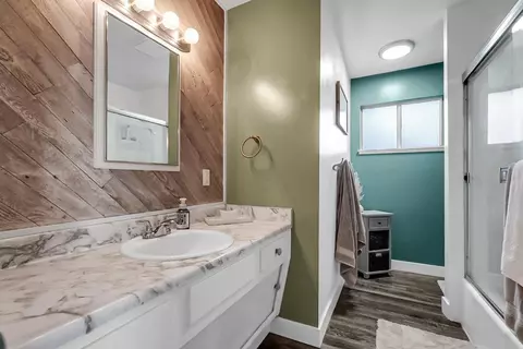 Bath - 1909 Devin Dr, Modesto, CA 95355 photo 1 of 2