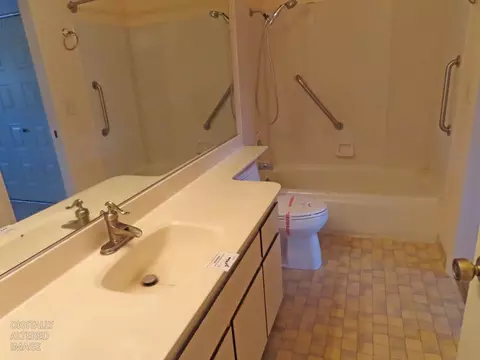 Bath - 3919 Oak Villa Cir, Carmichael, CA 95608 photo 1 of 2