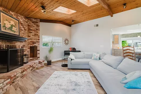 Living - 5443 Aris Way, Carmichael, CA 95608 photo 2 of 5