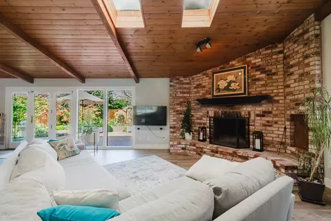 Living - 5443 Aris Way, Carmichael, CA 95608 photo 5 of 5