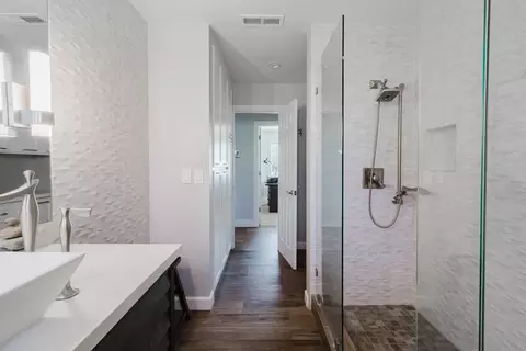 Bath - 5443 Aris Way, Carmichael, CA 95608 photo 4 of 7