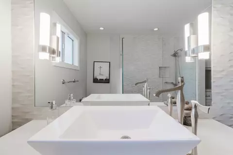 Bath - 5443 Aris Way, Carmichael, CA 95608 photo 3 of 7