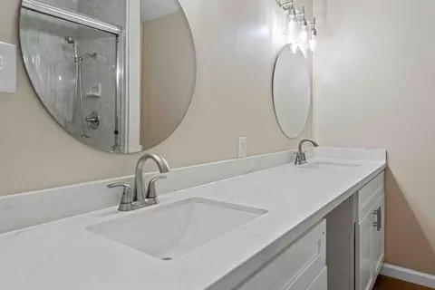 Bath - 805 Tully Rd #5, Modesto, CA 95350 photo 2 of 3