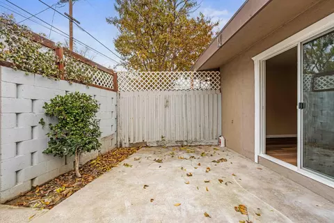 Exterior - 805 Tully Rd #5, Modesto, CA 95350 photo 4 of 4
