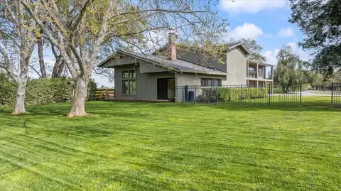Exterior - 625 N Hopper Rd, Modesto, CA 95357 photo 12 of 16