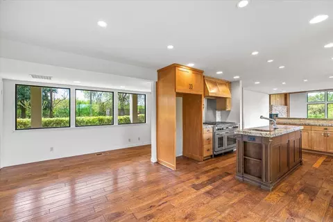 Living - 625 N Hopper Rd, Modesto, CA 95357 photo 10 of 11