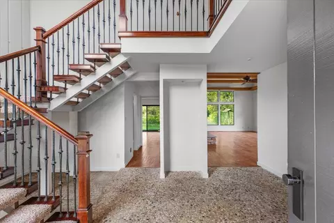 Entry Way - 625 N Hopper Rd, Modesto, CA 95357 photo 2 of 7
