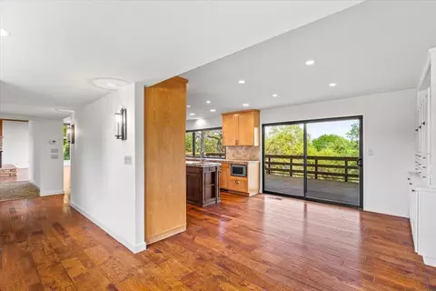 Entry Way - 625 N Hopper Rd, Modesto, CA 95357 photo 3 of 7