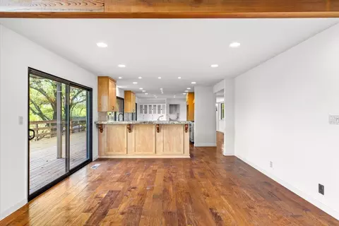 Living - 625 N Hopper Rd, Modesto, CA 95357 photo 9 of 11