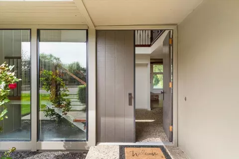 Entry Way - 625 N Hopper Rd, Modesto, CA 95357 photo 1 of 7